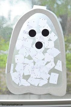 Paper Suncatchers, Craft Sun, Halloween Ghost Craft, Spider Web Craft, Ghost Craft, Halloween Craft Activities, Candy Corn Crafts, Fall Crafts For Toddlers, Ghost Crafts