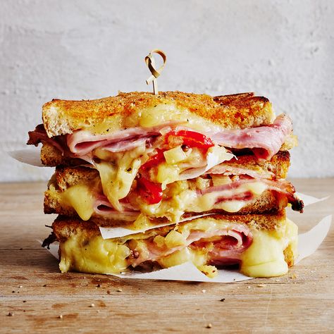 Ham And Cheese Toastie, Toasted Sandwich Recipes, Christmas Ice Cream Cake, Xmas Desserts, Leftover Ham Recipes, Christmas Ham, Croque Madame, Toast Sandwich, Sandwich Fillings