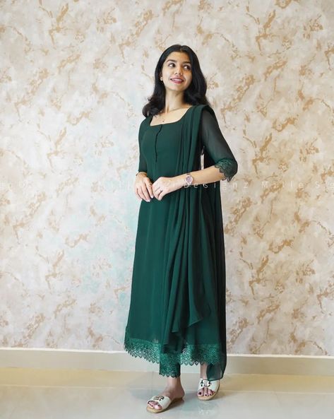 Soft Organza Frocks For Women, Green Kurti Design, Organza Frocks For Women, Green Churidar, Organza Frocks, Elegant Cotton Dress, Frocks For Women, Bottle Doll, Green Kurti