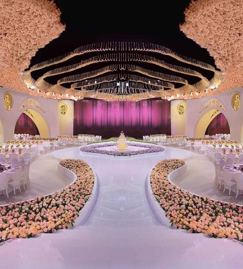 Beautiful & Unique Decor Ideas for your Wedding 2022. With Backdrops and Mandap decor, We have so many Ideas for you #shaadisaga #indianweddings #uniqueweddingdecorreception #uniqueweddingdecorcreative #uniqueweddingdecorideasreceptions #uniqueweddingdecorbackdrops #uniqueweddingdecordiy #simpleanduniqueweddingdecor #uniqueweddingdecorrustic #uniqueweddingdecorphotobooth #uniqueweddingdecormodern #uniqueweddingdecorideasfun #uniqueweddingdecorideascolourschemes #uniqueweddingdecormandaps Wedding Cermony, Lebanese Wedding, Majlis Perkahwinan, Wedding Hall Decorations, Wedding Stage Design, Dubai Wedding, Luxury Wedding Decor, Dream Wedding Venues, Wedding Venue Decorations