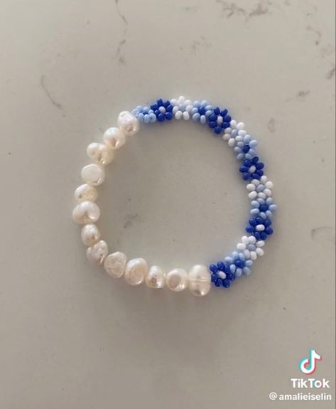 Mamma Mia Inspired Jewelry, Mamma Mia Accessories, Mamma Mia Jewelry Diy, Mamma Mia Beaded Bracelet, Mamma Mia Inspired Bracelets, Mamma Mia Bracelet Ideas, Mamma Mia Necklace, Mama Mia Jewelry, Mamma Mia Crafts