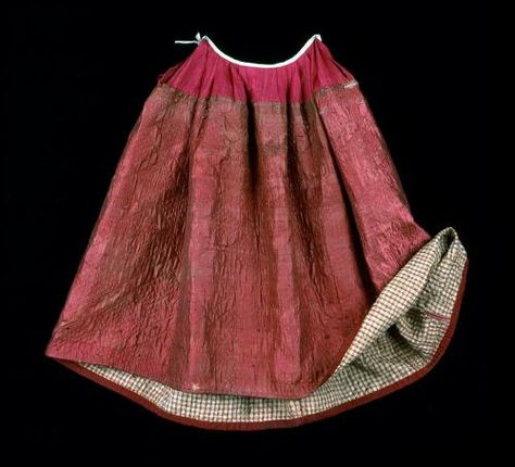 Quilted Petticoat – Works – The Colonial Williamsburg Foundation 1760s Fashion, Colonial Fashion, 18th Century Petticoat, Quilted Petticoat, 18th Century Womens Fashion, 1700 Fashion, 18th Century Women, Quilted Clothing, 18th Century Clothing