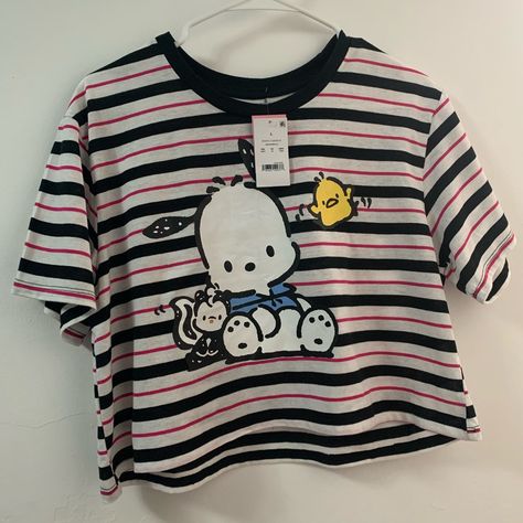 This Pochacco Top Is A Must Have For Any Sanrio Lover. Perfect To Just Lounge Around Or Pair It With Some High Waisted Jeans For That Perfect Throw Back Look. Very 90s. This Top Comes From A Smoke Free, Pet Free Home. Clothes Sanrio, Sanrio Hoodie, Sanrio Clothes, Sanrio Fashion, Hello Kitty Sweatshirt, Sanrio Pochacco, Boxy Top, Distressed Tee, School Clothes