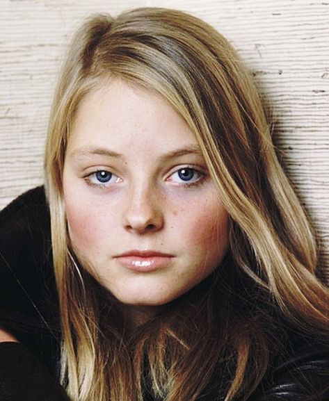 20 Beautiful Photos of Young Jodie Foster Jodie Foster Young, Natalie Teeger, Jody Foster, Jodi Foster, Jennifer Jason Leigh, Laura Prepon, Scottish Actors, The Wailers, Charlotte Gainsbourg