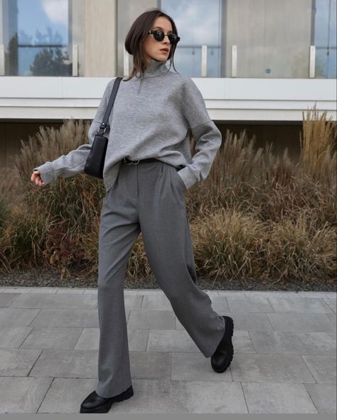 Dark Grey Trousers Outfit, Suit Trousers Women Outfit, Suit Trousers Women, Grey Trousers Outfit, Dark Grey Suit, Trousers Women Outfit, Gray Trousers, Wide Leg Pants Outfit, Outfit Autumn