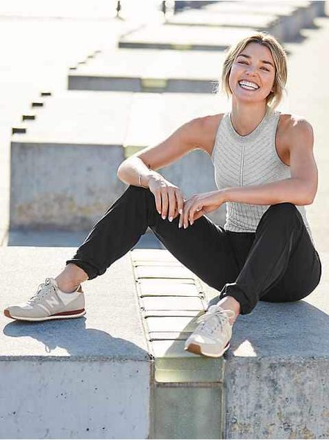 Shop the Metro Collection Fitness Business Photoshoot, Fitness Instagram Ideas Pictures, Fitness Branding Photoshoot, Athleisure Photography, Athletic Photos, Athlete Photoshoot, Outdoor Fitness Photoshoot, Exercise Photography, Athletic Photoshoot