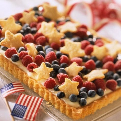 10 Perfectly Patriotic Desserts for the 4th of July | Saving by Design Rolled Sugar Cookie Dough, Focaccia Dolce, Patriotic Desserts, Patriotic Food, Fresh Fruit Recipes, Blue Desserts, Rolled Sugar Cookies, Sugar Cookie Dough, Fruit Tart