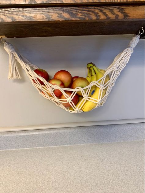 Macrame produce hammock Fruit Hanger Macrame, Macrame Fruit Hammock Diy, Macrame Produce Hanger, Produce Hammock, Fruit Basket Diy, Macrame Fruit Hammock, Fruit Hammock, Diy Macrame Projects, Wood Coffee Table Rustic