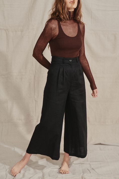 Turtleneck With Trousers, Sheer Turtleneck Outfit, Sheer Turtleneck, Brown Outfits, Minimal Home Decor, Cherry Orchard, Turtleneck Outfit, Concert Fashion, Minimal Home