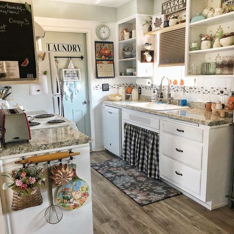 Rustic Galley Kitchen Ideas, Galley Kitchen Ideas Layout, Vintage Galley Kitchen, Tiny Galley Kitchen Ideas, Small Galley Kitchen Layout, Apartment Galley Kitchen, Galley Kitchen Design Layout, Galley Kitchen Decor, Farmhouse Galley Kitchen Ideas