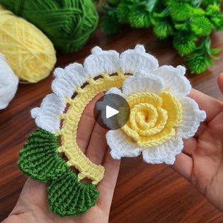 Crochet Tablet Cover, Very Easy Crochet, Crochet Top Dress, Crochet Leaf Patterns, Crochet Flowers Easy, Crochet Braid Styles, Crochet Easy, Crochet Vest Pattern, Beginner Knitting Projects