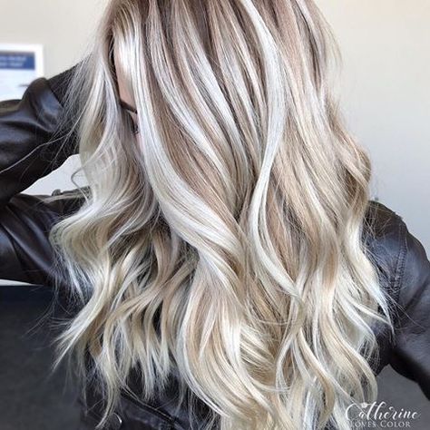 Tonal Blonde Hair, Multi Highlights, Light Auburn Hair, Blonde Lowlights, Wavy Hair Overnight, Frizzy Curly Hair, Diy Wedding Hair, Curly Hair Drawing, Balayage Hair Blonde