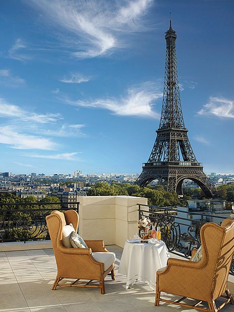 What's up! trouvaillesdujour: Asia meets Paris elegance at Shangri-La Hotel, Paris Balcony Oasis, Shangri La Paris, Terrace View, Torre Eiffel Paris, French Life, Shangri La Hotel, Nurnberg, Romantic Hotel, Amazing Views