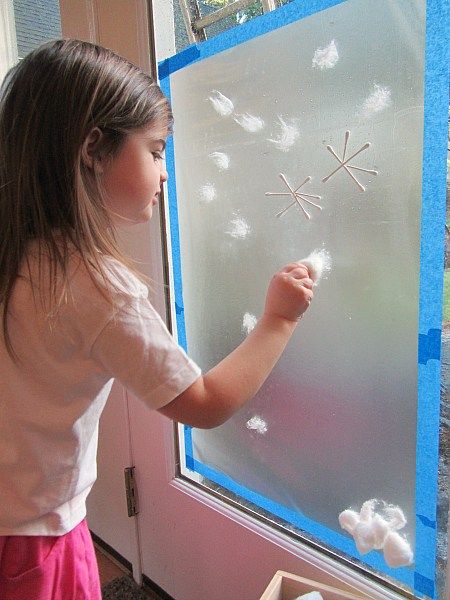 Winter Theme Preschool, Teacher Projects, Butterfly Room, Snow Theme, Winter Classroom, Winter Activities For Kids, Sticky Paper, Winter Preschool, Toddler Winter