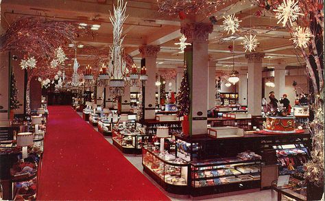 Woodward & Lothrop department store main aisle Christmas Washington, D.C. | Flickr - Photo Sharing! Vintage Mall, Vintage Christmas Photos, Animated Christmas, Christmas Store, Christmas Past, Interesting Photos, Vintage Holiday, Vintage Store, Retro Christmas