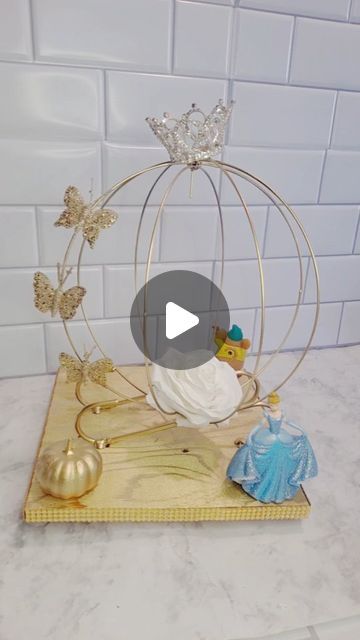 Disney Princess Theme Birthday Party Centerpieces, Cinderella Party Table Decor, Cinderella Theme Birthday Party Ideas, Princess Birthday Centerpieces Diy, Cinderella Decorations For Quince, Cinderella Table Centerpiece, Cinderella Theme Centerpieces, Cinderella Centerpiece Ideas Diy, Cinderella Centerpiece Ideas Quince