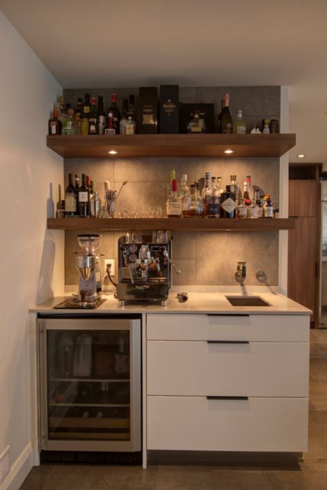 Coffee/Liquor Wet Bar Bar Area Design, Modern Home Bar Designs, Bar Pictures, Kitchen Wet Bar, Home Wet Bar, Home Bar Areas, City Farmhouse, Modern Home Bar, Coffee With Alcohol