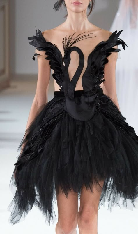 2020 Cosplay, Swan Dress, Wings Black, Black Wings, Ballroom Dress, فستان سهرة, Fashion Design Sketches, Swan Lake, Black Swan