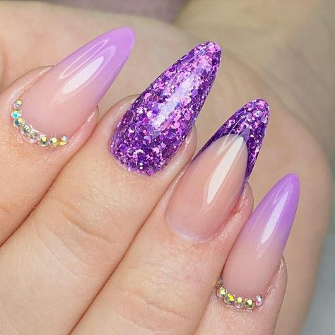 Purple Ombre Nails, Holloween Nails, Purple Acrylic Nails, Gold Nail Designs, May Nails, Christmas Gel Nails, Gold Nail, Almond Acrylic Nails, Homecoming Nails