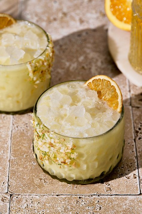 Orange Coconut Creamsicle Drink Recipe (Cocktail/Mocktail) Orange Cream Drink, Coconut Mocktail, Creamsicle Drink, Coconut Water Recipes, Coconut Cocktail, Coconut Drink, Orange Cocktail, Coconut Drinks, Cocktail And Mocktail