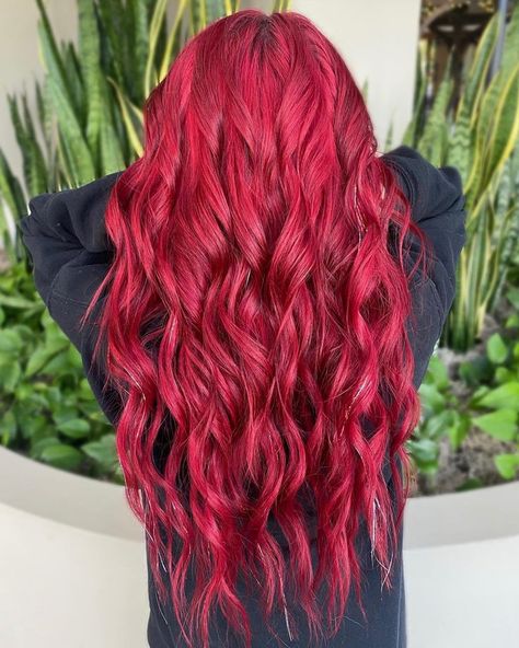 Red Hair With Tinsel, Red Prom Hair, Red Hair Tinsel, Red Velvet Hair Color, Moodboard Red, Red Hair Inspiration, New Year Hairstyle, Reality Shifting, Wine Red Hair