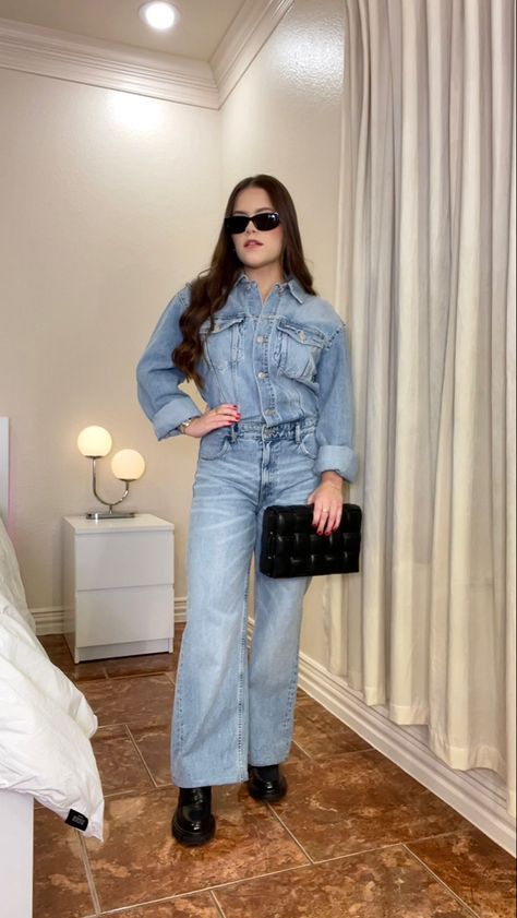 zara denim jumpsuit outfit Zara Denim Jumpsuit, Jumpsuit Styling, Denim Jumpsuit Outfit, Zara Jumpsuit, Jumpsuit Outfit, Zara Jeans, Jeans Jumpsuit, Denim Jumpsuit, Fall Outfits