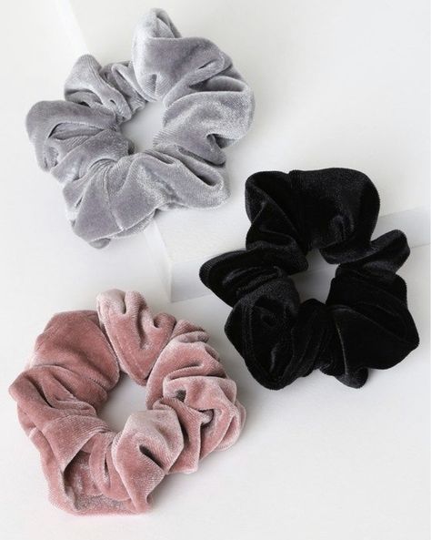 Black Scrunchies, Diy Hair Scrunchies, Scrunchies Diy, Bleach Tie Dye, Velvet Scrunchie, Vsco Girl, Hair Scrunchies, Diy Hair Accessories, Diy Hair