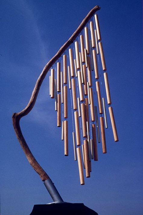 Wooden Installation Art, Kinetic Wood Sculpture, Kinetic Installation Art, Instalation Art Sculpture, Wind Art Installation, Sound Installation Art, Wind Installation, Wood Wind Chimes, Music Installation