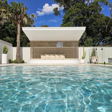 Small Pool Cabana, Backyard Pool Cabana, Pool Cabana Ideas, Decks Around Pools, Pool Gazebo, Pool Pergola, Modern Pool House, Pool Cabanas, Pool Shade