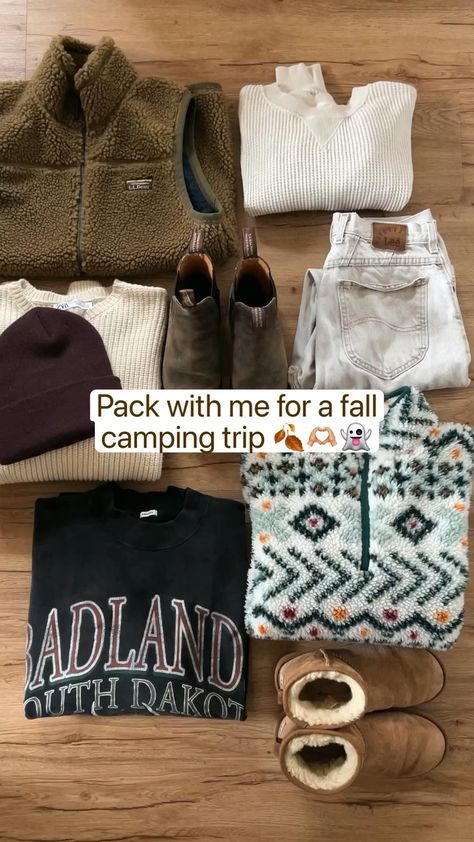 Hiking Outfits Summer, Winter Camping Outfits, Trail Outfits, Outdoorsy Outfits, Granola Outfits, Surfergirl Style, Walking Outfit, Camping Outfit, Granola Style