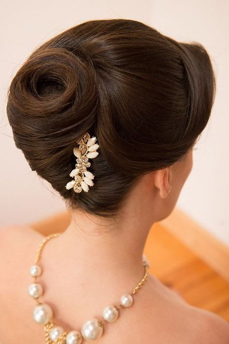 50s Style Hair Updo, 1950’s Hair Updo, Classic French Roll Hairstyle, 50s Formal Hairstyles, Beehive Updo Wedding, Retro Updo Wedding, 50s Wedding Hair Updo, Vintage French Twist Updo, Wedding Updo Classic