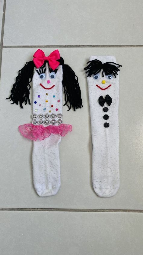 Crazy Sock Day Ideas Teachers, Crazy Socks Day Diy, Crazy Socks For Kids, School Spirit Days, Silly Socks, Cheap Halloween Costumes, Sock Puppets, Theme Days, Diy Toddler