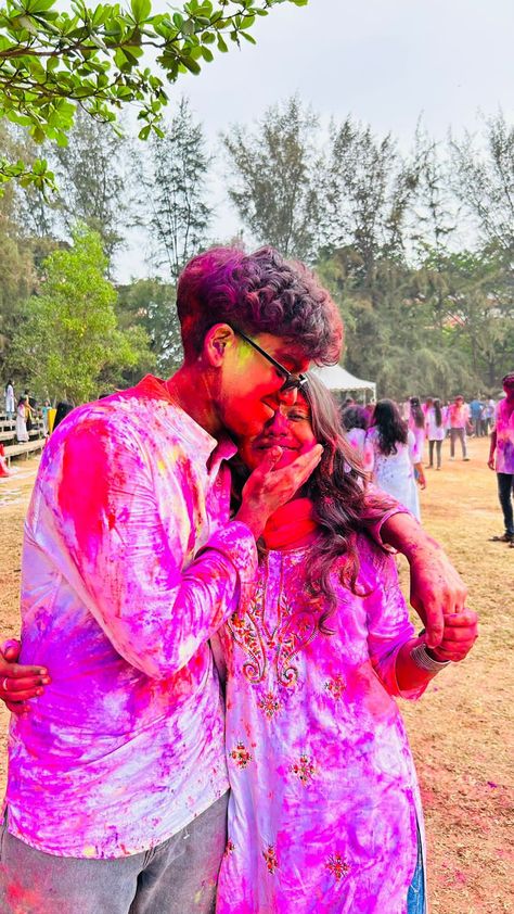 Couple holi babe colours holi Holi Snap, Holi Couple, Holi Photo, Couples Play, Happy Holi, School Project, School Projects, Things To Do, Collage