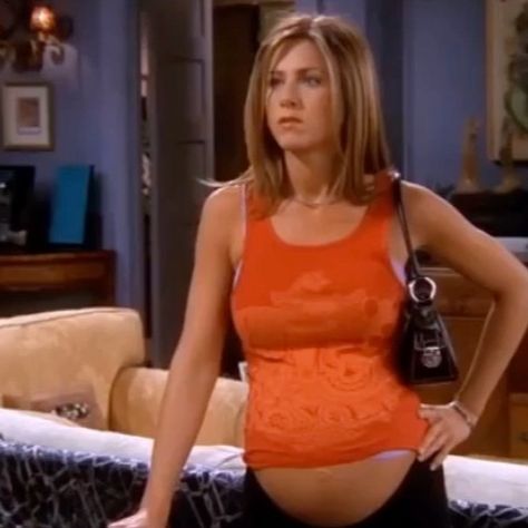 Friends Bloopers, Friends Rachel Outfits, Friends Jennifer Aniston, Rachel Green Friends, Rachel Green Style, Rachel Green Outfits, Pregnancy Outfit, Rachel Friends, Preggo Fashion