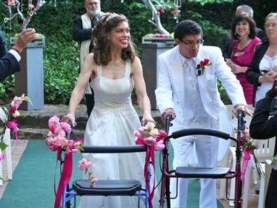 Love. Wheelchair Wedding, Wheelchair Women, Wedding Thanks, Married Couples, Find Love, Fairy Tale Wedding, Love Stories, Marry You, Interesting Articles