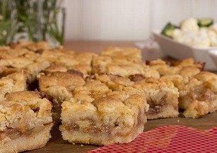 Six in the Suburbs: So-Simple Apple Squares Baking With Apples, Macintosh Apples, Apple Squares, Healthy Apple Desserts, Apple Square, Macintosh Apple, Cooking Advice, Fiber Rich Foods, The Suburbs