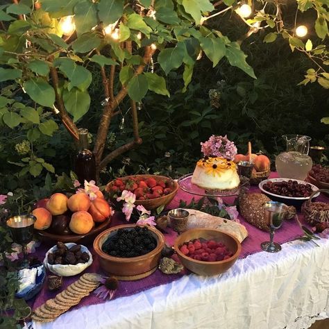 Dream Party, All I Ever Wanted, Midsummer Nights Dream, Birthday Dinners, Wedding Mood, Pretty Food, Backyard Wedding, Aesthetic Food, Sweet 16