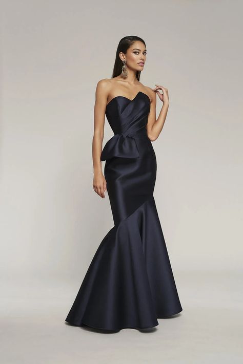 Frascara | Frascara Dress | Frascara Collection Long Flowing Skirts, Draped Bodice, Sweetheart Prom Dress, Fairytale Dress, Va Va Voom, Strapless Gown, Gowns Of Elegance, Gala Dresses, Gorgeous Gowns