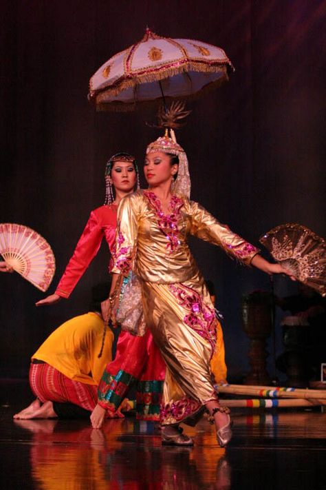 Singkil Costume, Singkil Dance, Philippines Clothing, Filipino Dance, Ancient Filipino, Philippines Dress, Colonial Philippines, Ethnic Wear Women, Philippines Outfit