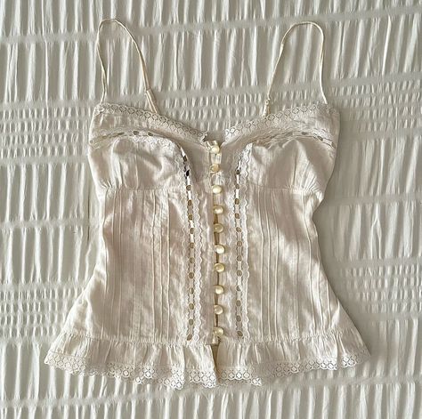 2000s Tops Aesthetic, Lace Clothes Aesthetic, Dainty Tops, Lacy White Top, Coquette Top, Lacy Tops, Quirky Fashion, 2000s Fashion Outfits, White Dress Summer