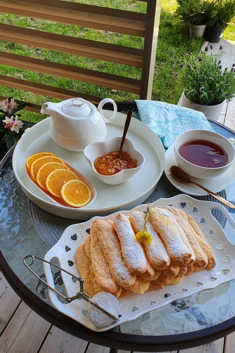 Picnic Tea Party, Recipes Aesthetic, Afternoon Party, Fancy Breakfast, Pastry Cook, Afternoon Tea Recipes, Garden Picnic, Desserts Recipes, Good Morning Coffee