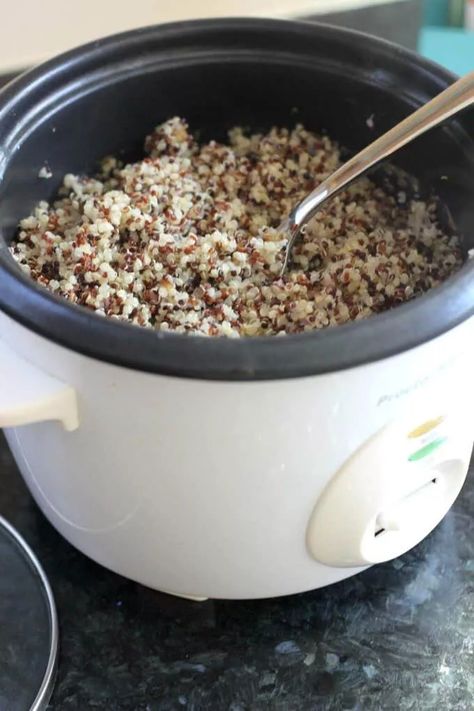 Rice Cooker Quinoa Recipes, Quinoa In Rice Cooker, Cooking Quinoa, Make Quinoa, Quinoa Recipes Easy, Rice Maker, Quinoa Rice, Making Quinoa, Kitchen Hack