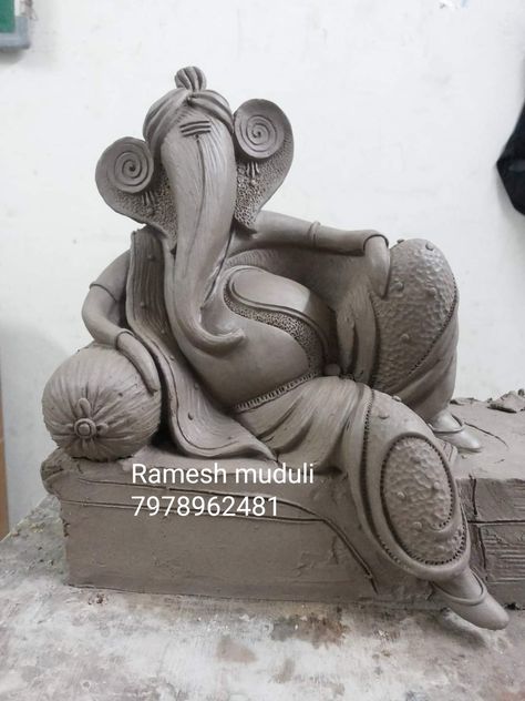 Mud Ganesha Idol Making, Ganesh Sculpture Clay, Clay Ganpati Murti, Ganesh Making With Clay, Clay Ganesha Handmade, Clay Ganpati, Ganesh Making, Ganpati Making, Ganesha Artwork