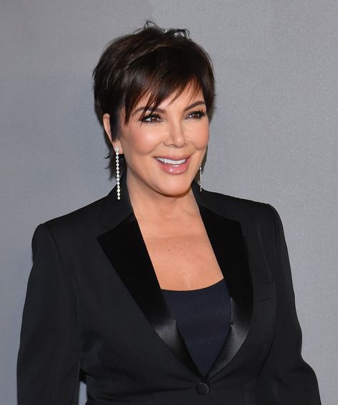 Kris Jenner, Matriarch Of Reality TV, Addresses The KUWTK Legacy Coming To An End #refinery29 https://www.refinery29.com/en-us/2020/09/10016281/kris-jenner-keeping-up-with-the-kardashians-ending-response Kris Jenner Costume, Kris Jenner Makeup, Kris Jenner Hairstyles, Jenner Hairstyles, Kris Jenner Haircut, Chris Jenner, Kris Jenner Hair, Kris Kardashian, Kris Jenner Style