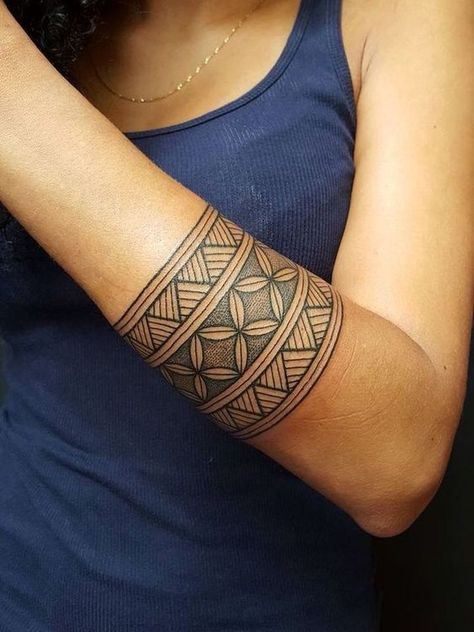 Maori Tattoo Frau, Tato Mandala, Tato Maori, Font Tato, Maori Tattoos, History Tattoos, Polynesian Tattoos, Polynesian Tattoo Designs, Marquesan Tattoos