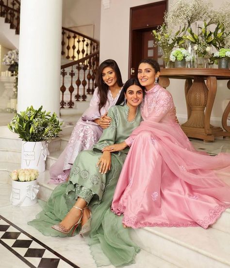 #Eid #photoshoot #ideas #Eidgirls #photoshoot #ideasgirl #Eidphotoshoot #ideaseid #Eidphotoshootideas Eid Dress Ideas, Eid Photoshoot, Ansab Jahangir, Eid Photoshoot Ideas, Western Dresses For Girl, Womens Dress Coats, Pakistani Couture, Pakistani Fashion Casual, Ayeza Khan