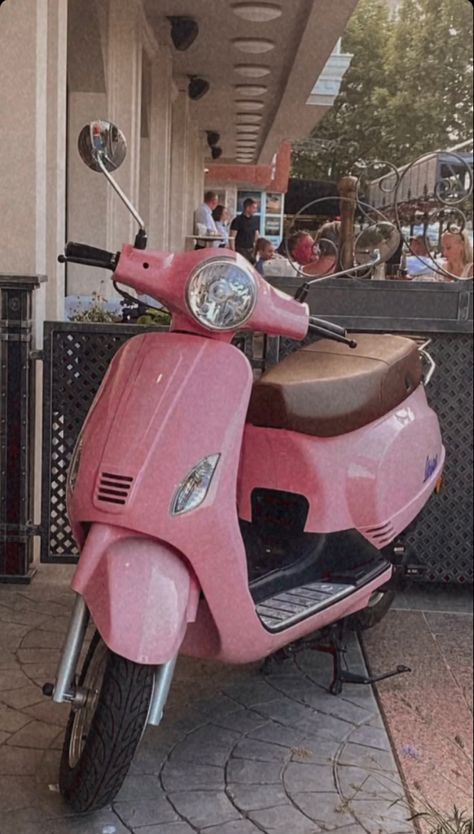 Pink Vespa, Girly Car Accessories, Volkswagen New Beetle, Cool Old Cars, Vespa Girl, Wind In My Hair, Aesthetic Letters, Girly Car, Aesthetic Shop