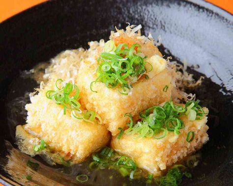 10 Best Menus to Eat at Izakaya (Japanese style casual bars) | tsunagu Japan Age Dashi Tofu Recipe, Agedashi Tofu, Japanese Appetizers, Tofu Recipes Easy, Deep Fried Tofu, Japanese Soup, Easy Japanese Recipes, Rasa Malaysia, Pickled Eggs