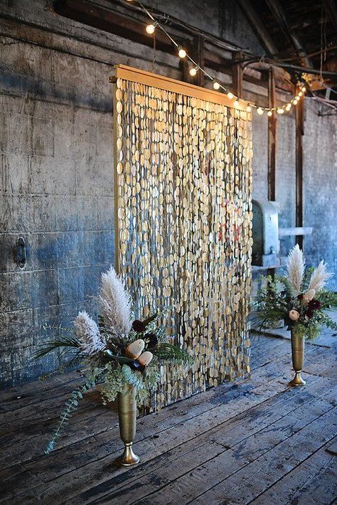 Gold Backdrop, Photos Booth, Gold Wedding Decorations, Wedding Ceremony Backdrop, Wedding Venue Decorations, Ceremony Dresses, Wedding Ceremony Flowers, Trendy Wedding Dresses, Ceremony Decor