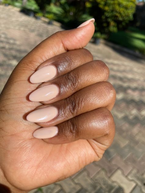 Neutral Almond Nails, Caramel Nails, Almond Nails Gel, French Manicure Gel Nails, Nude Gel Polish, Almond Gel Nails, Black Almond Nails, Gel French Manicure, Hard Gel Nails